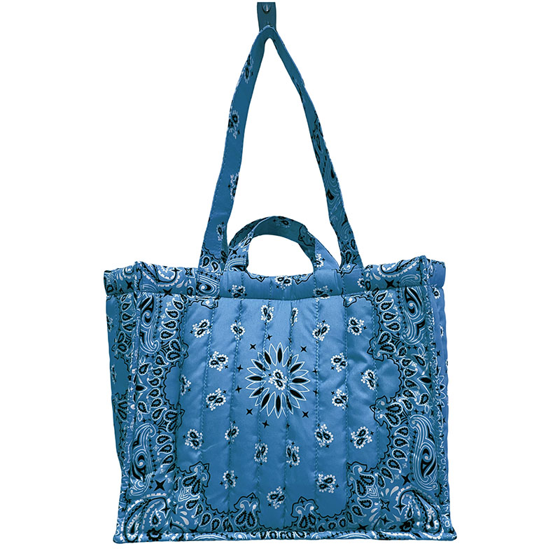 Front of Padded Lightweight quilted tote bag in Bandana Print Y187 Blue